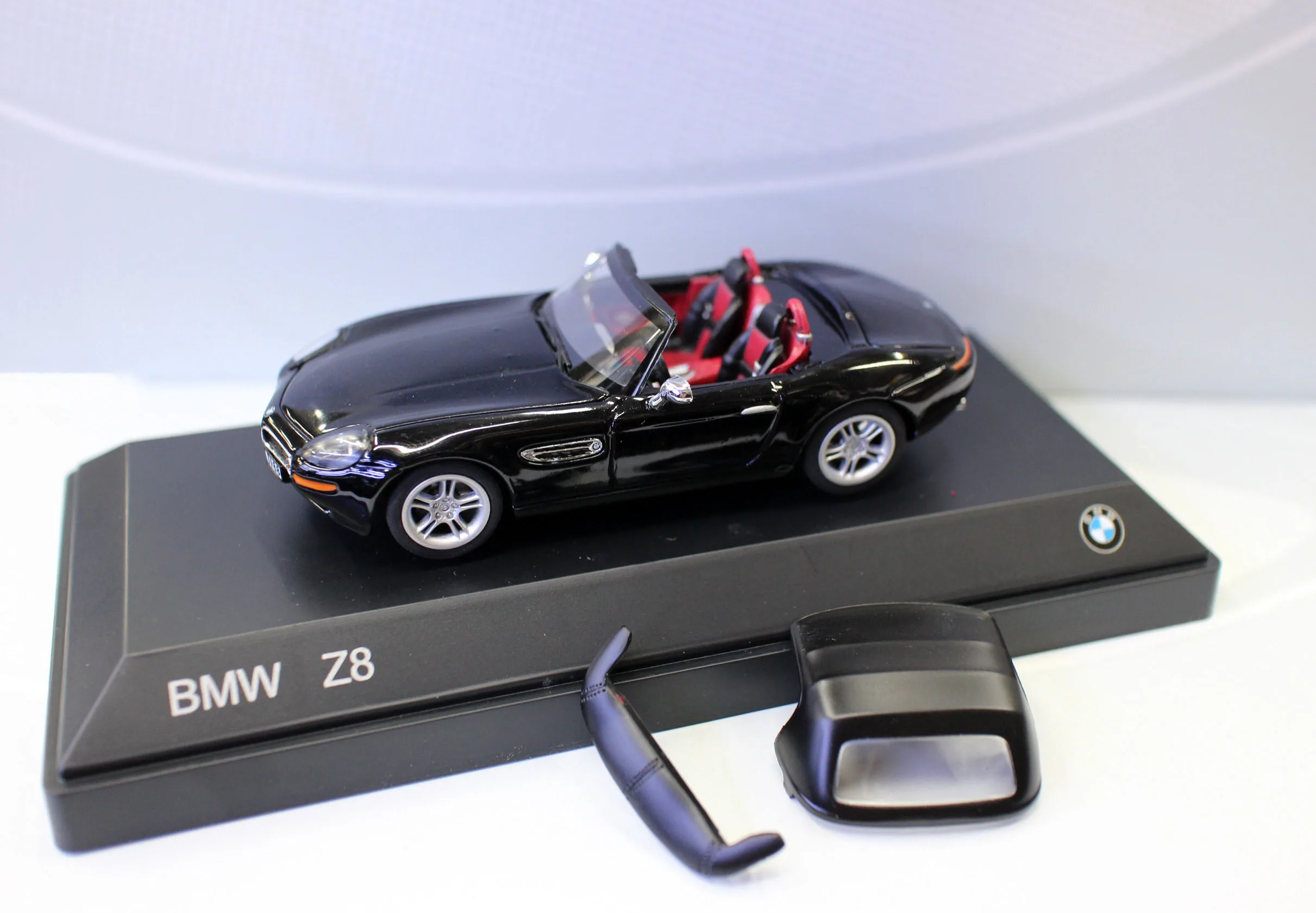 Новые литая модель автомобиля 1/43 масштаб BMMW Z8 в Carboneblack met игрушечные машинки для
