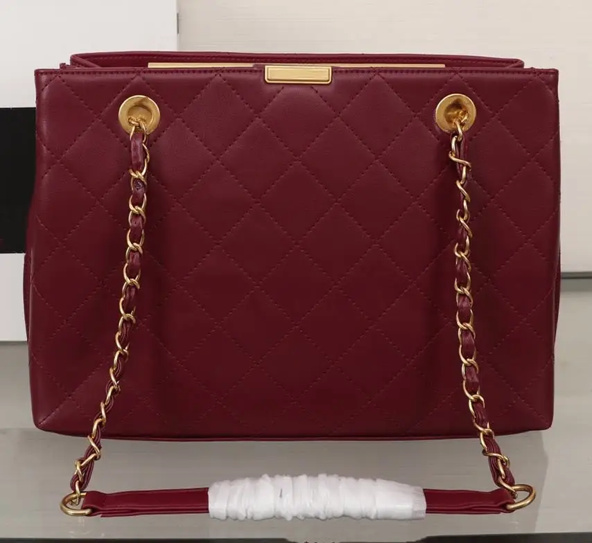 Klassieke Grote Luxe Vrouwen Boodschappentassen Vrouwen Tassen Top Kwaliteit Dames Schoudertassen Grote Capaciteit Designer Handtassen Klassieke Grote Luxe Vrouwen Boodschappentassen Vrouwen Tassen Top Kwaliteit Dames Schoudertassen Grote Capaciteit Designer Handtassen