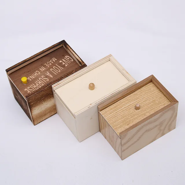 New Trick Spider Funny Scare Box Wooden Hidden Box Quality Prank Wooden Scare Box Fun Game Prank Trick Friend Office Toy Gift 4