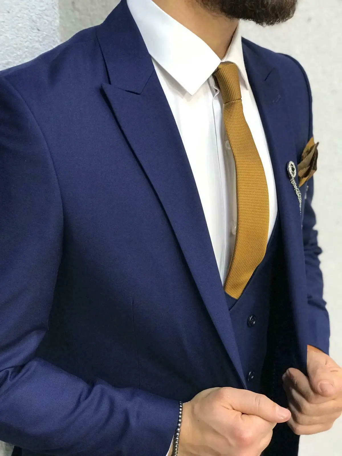 High Quality Two Button Blue Groom Tuxedos Handsome Men's Wedding Prom Suits Custom Made Peak Lapel Men Suit(Jacket+Pants+Vest