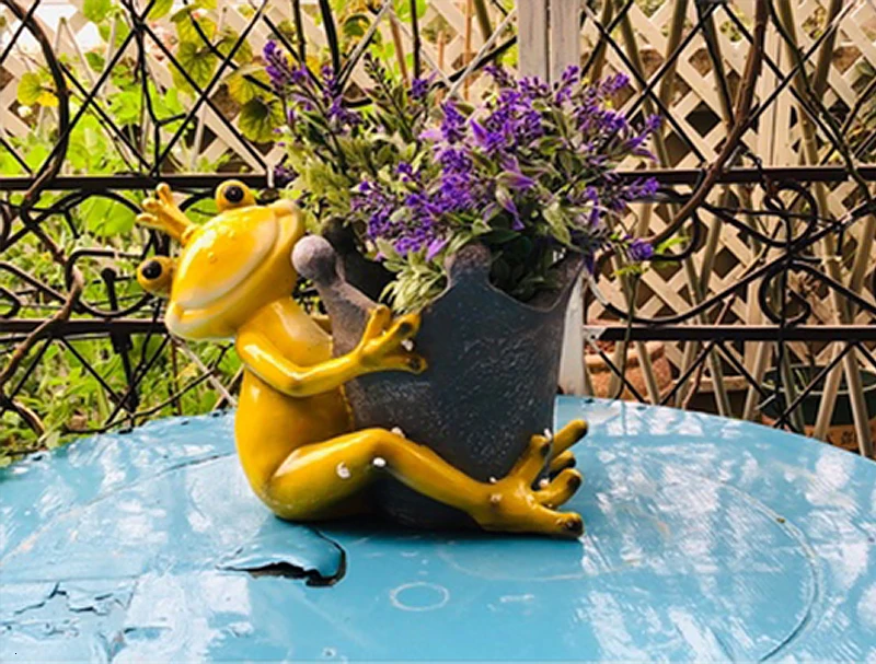 Crown Frog Resin Flower Pot Animal Sculpture Decoration Desktop Flower Arrangement Container Garden Micro Landscape Potted