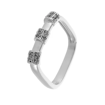 

Кольцо из серебра с фианитами R01277