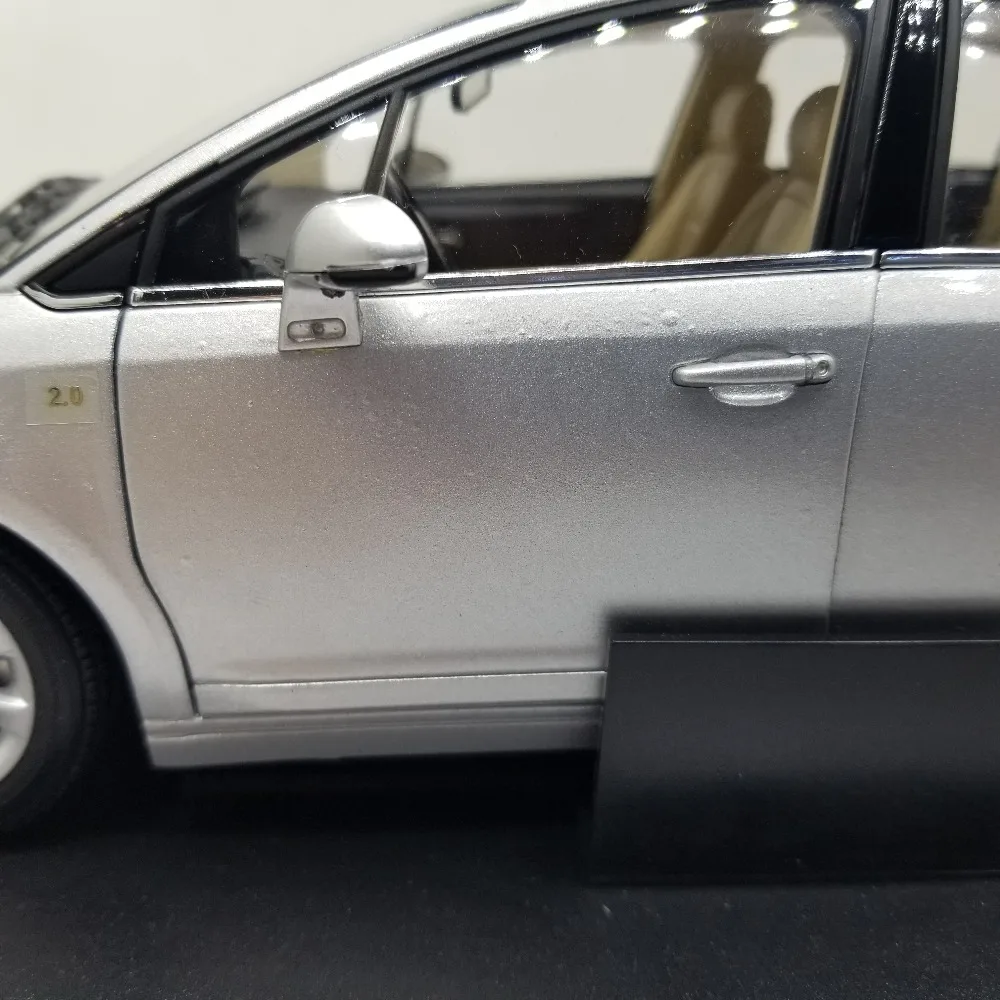 1:18 литье под давлением модель для Citroen C-Quatre 2009 Серебряный седан(дефект краски) Игрушечная машина из сплава миниатюрная коллекция подарок sega