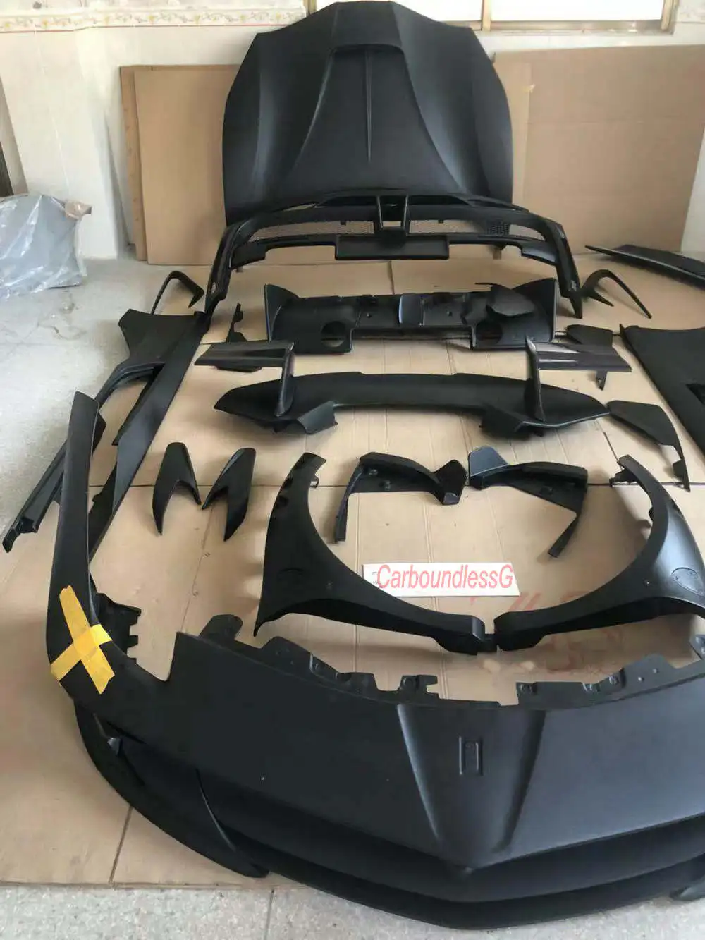 Mansory look бодикит PP/половина углеродного волокна бодикты для Ferrari 488 GTB Комплект кузова бампер капот боковые юбки задний спойлер крыло