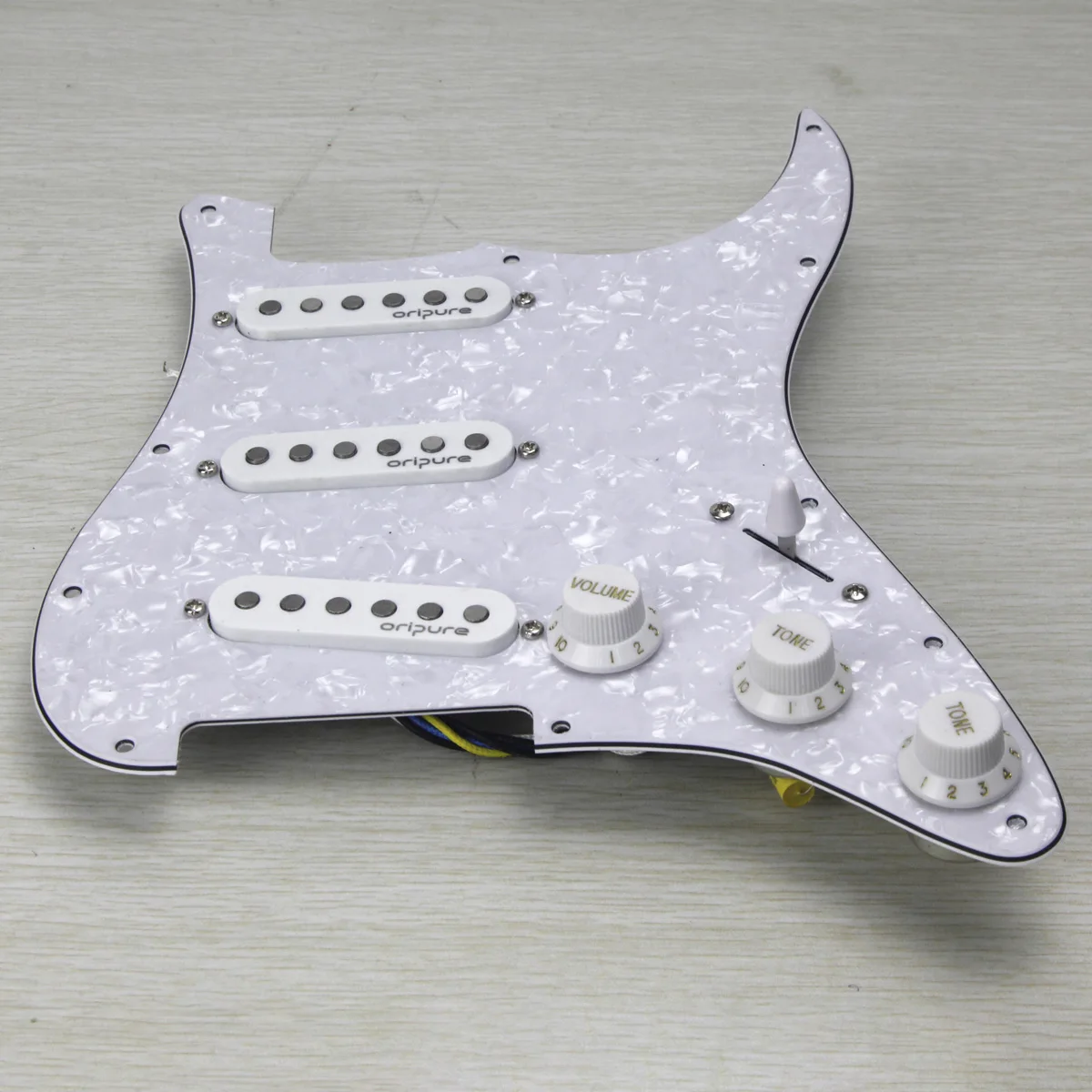 OriPure SSS загружен Prewired Pickguard Страт с Alnico 5 однокатушечные звукосниматели запчасти для электрической гитары, черный/белый жемчуг выбрать