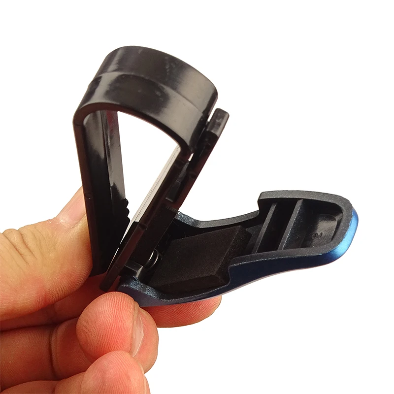 Car Auto Sun Visor Glasses Box Sunglasses Clip For Hummer H1 H2 GMT 840 H2H H2 SUT H3 H3T HEV car Accessorie car sticker