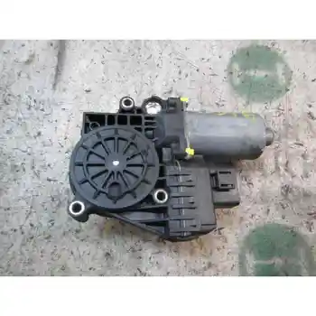 

WINDOW MOTOR FRONT LEFT Audi A4 SALOON (B5) Bosch 0130821787 8 PINS