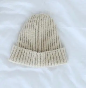 Beige Осенне-зимние модные вязаные шерстяные шапки в Корейском стиле для маленьких мальчиков и девочек от 2 до 8 лет Детская однотонная универсальная шапка - Цвет: Beige