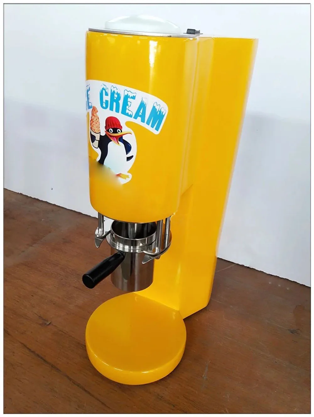 Soft sevice ice cream machine for making noodles shape Spaghetti ice cream machine