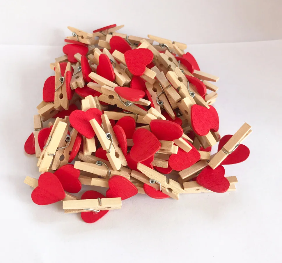 50 unids/lote Mini romántico amorosa forma de corazón Clips de madera artesanía fotos papeles ropa clavijas casa despedida de soltera decoraciones