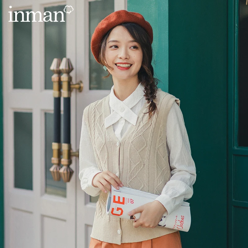 Online INMAN 2020 Frühling Literarischen Kunst Stil Einreiher dimensional jacquard design Kurze Länge Frauen Ärmellose Pullover Strickjacke