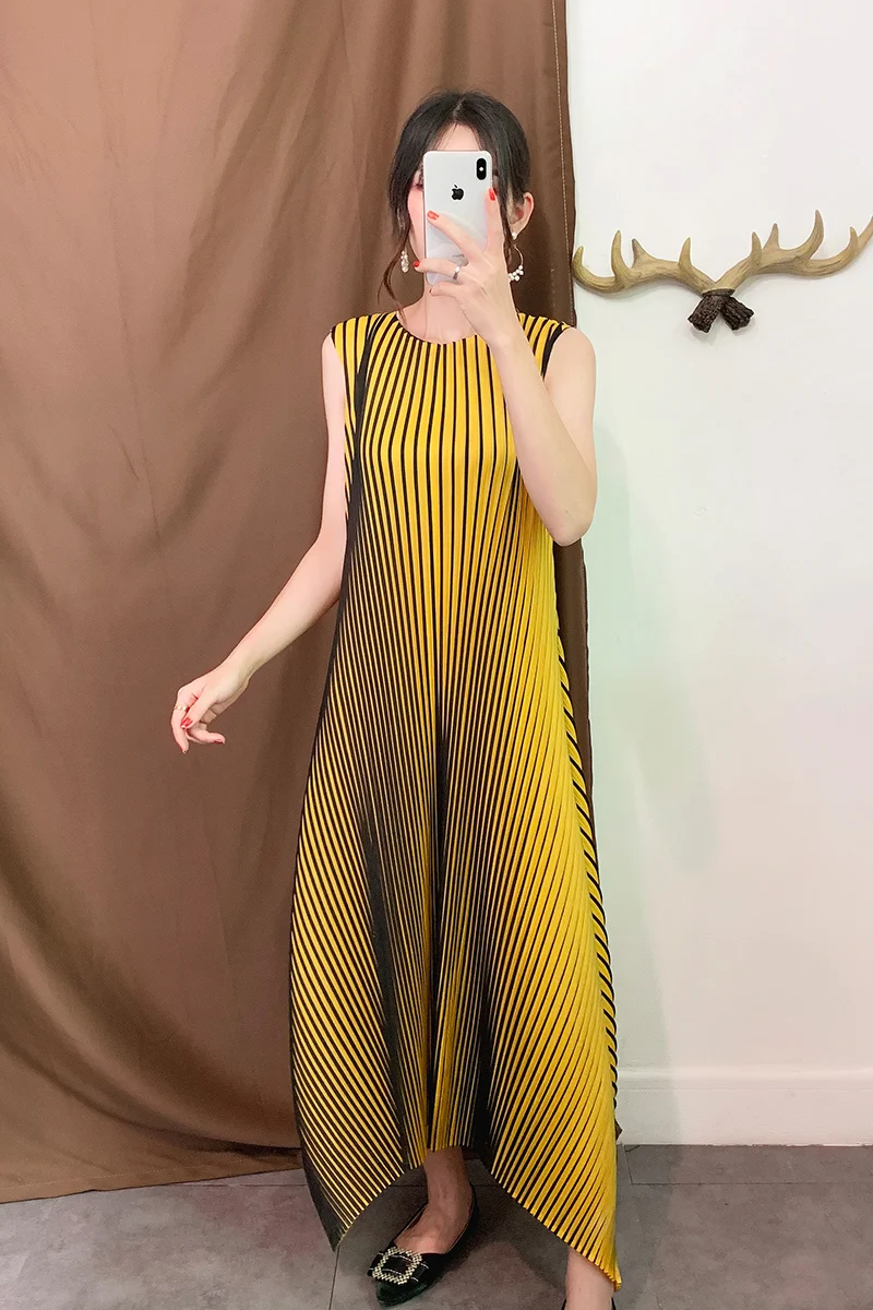 Miyake/плиссированное платье; Новое Осеннее желтое складное платье; облегающее платье в полоску без рукавов; летние платья с круглым вырезом и круглым вырезом