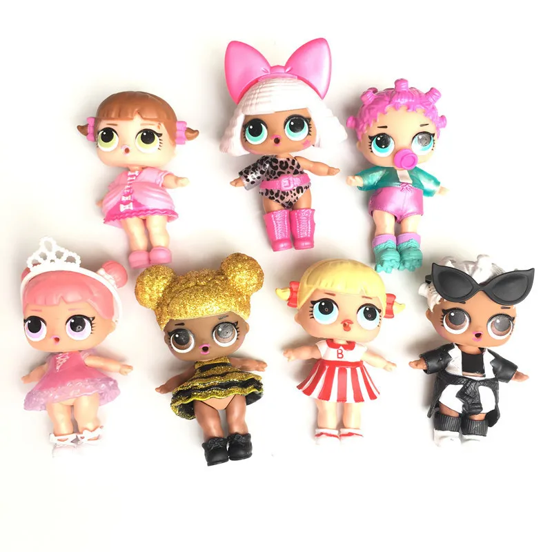 

Original lols Surprises Dolls With original ball a function of crying and peeing or clothing discoloration (random one function)