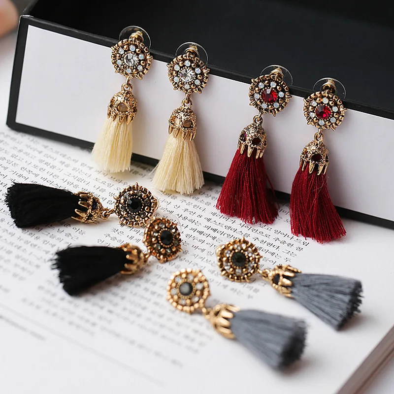 

2018 Korean Girl Vintage Palace Style Baroque Rhinestone Hollow Long Tassel Drop Earrings for Fashion Women Jewelry Accessories