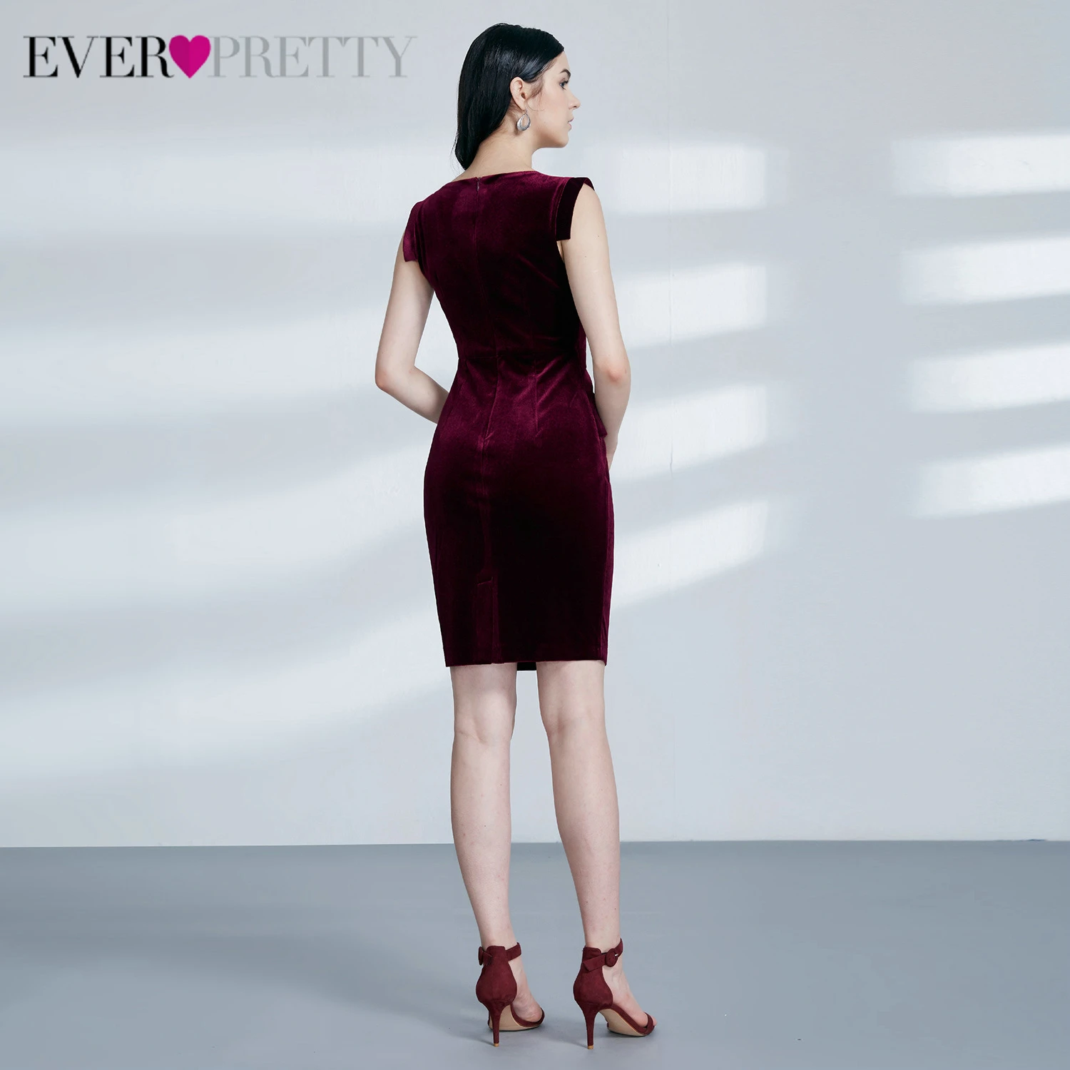 Велюровые бордовые Короткие коктейльные платья Ever Pretty Русалка v-образным вырезом без рукавов сексуальные вечерние платья Vestido Coctel Corto