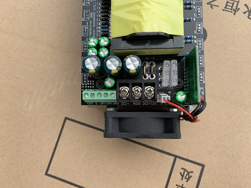 12V Батарея высокое Мощность Плата усилителя автомобиля танцевальные, для сельской кадрили тележка Динамик автомобиля 600 Вт+ 600 Вт(8 евро) 1200 Вт+ 1200 Вт(4 евро