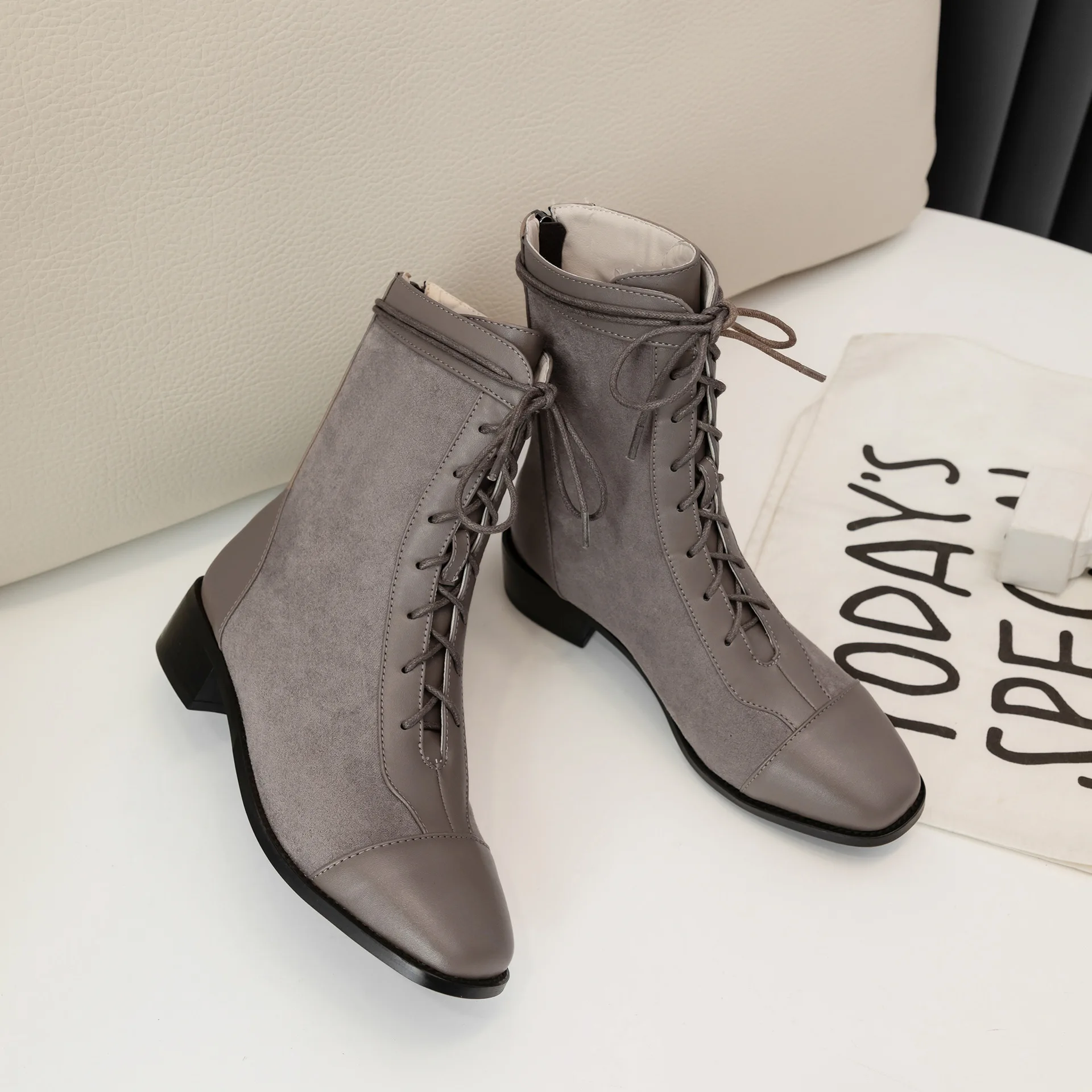 

2019 Autumn And Winter 32 Small 33 Online Celebrity Thin Boots Ankle Boots 42 Martin Short Boots Square Head Large Size 41 Chunk