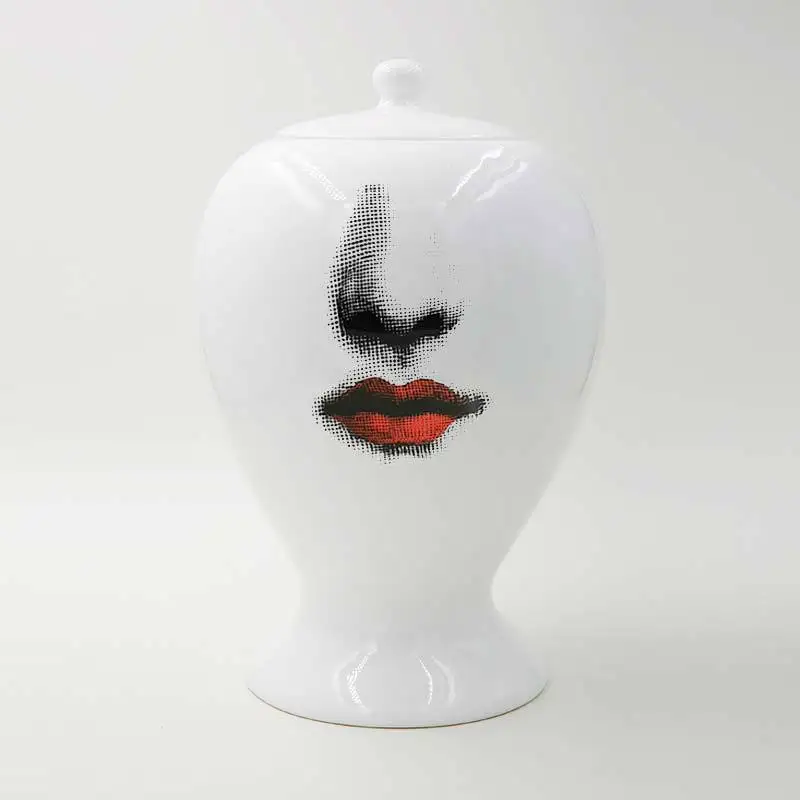 

2019 New Creative Design Pattern Italy Fornasetti Vase Living Room Decorated Vase Porcelain Flower Vase Decoration Christmas