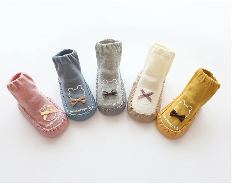 Новые носки для малышей, носки для новорожденных с резиновой подошвой, теплые носки на зиму и осень домашние тапочки Нескользящие ботинки детские носки с мягкой подошвой