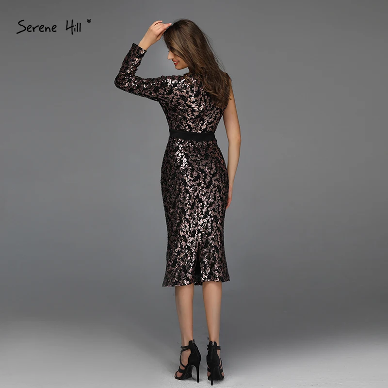 Черного цвета, расшитые блестками, на одно плечо соблазнительное коктейльное платье Русалка с v-образным вырезом блестящие коктейльное платье дизайн Serene Hill QA8036