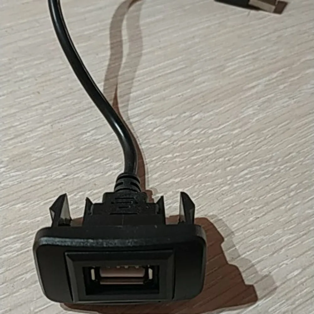Линия свинцовый шнур-удлинитель USB Интерфейс адаптер кабель приборной панели заподлицо бадминтон гусиное перо для передачи данных и зарядки устройств передачи автомобиля провода для VIGO