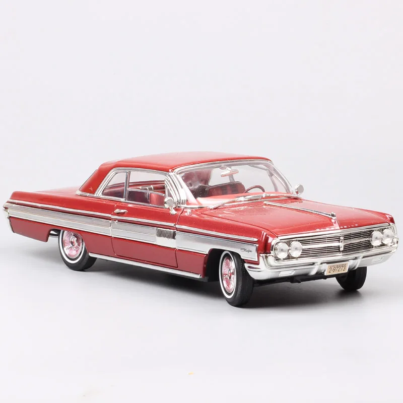 Большой Детский 1/18 дорожный знак Ретро 1962 Olds мобильный StarFire Diecasts& Toy Vehicles Весы Модель автомобиля миниатюрный автомобиль