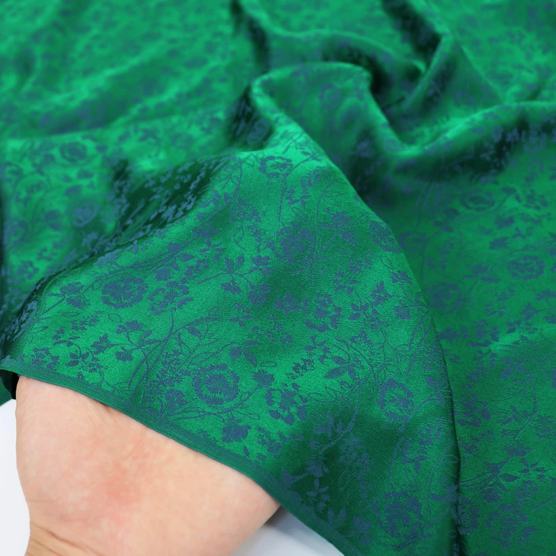 50 см* 114 см темно-зеленая атласная шёлковая ткань качество шелк вискоза Материал этническое вечернее платье с цветочным рисунком