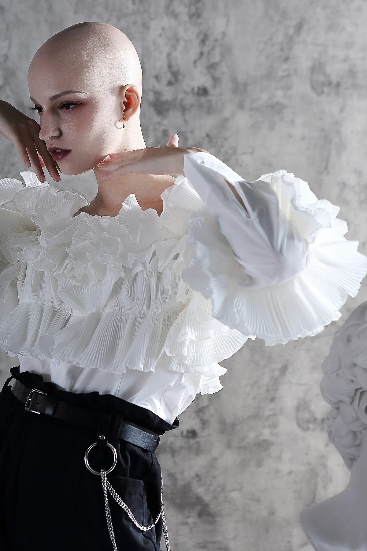 Fashion Tide New Autumn And Winter Ruffles Pleated Off The Shoulder Full Sleeves Single Breasted Cotton Shirt BLOUSE