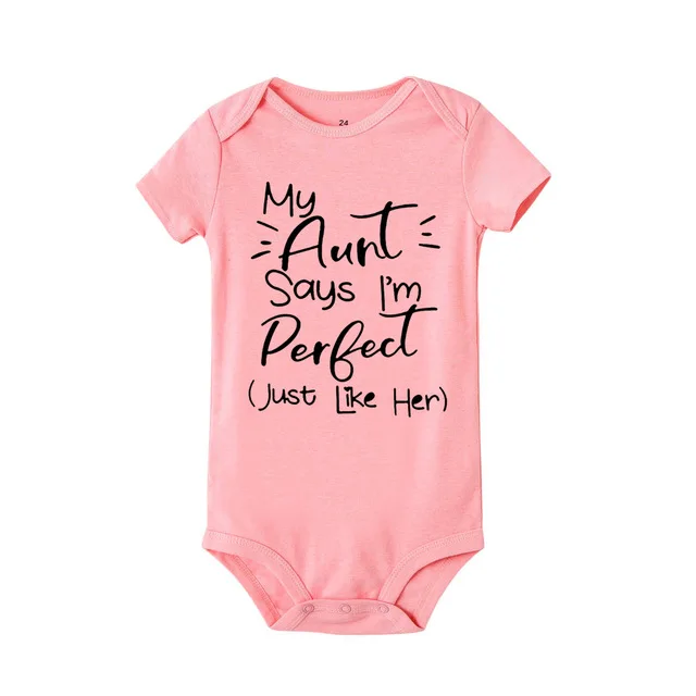 Комбинезон для малышей от 0 до 18 месяцев с надписью «My Auntie Says I'm Perfect», хлопковый летний белый боди для новорожденных, забавная одежда для малышей с тетушкой - Цвет: Розовый