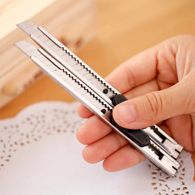 

2Pcs/Set Stainless Steel Utility Knife Blade Retractable DIY Art Cutter Knife Paper Cutter Office School Supplies Stationery