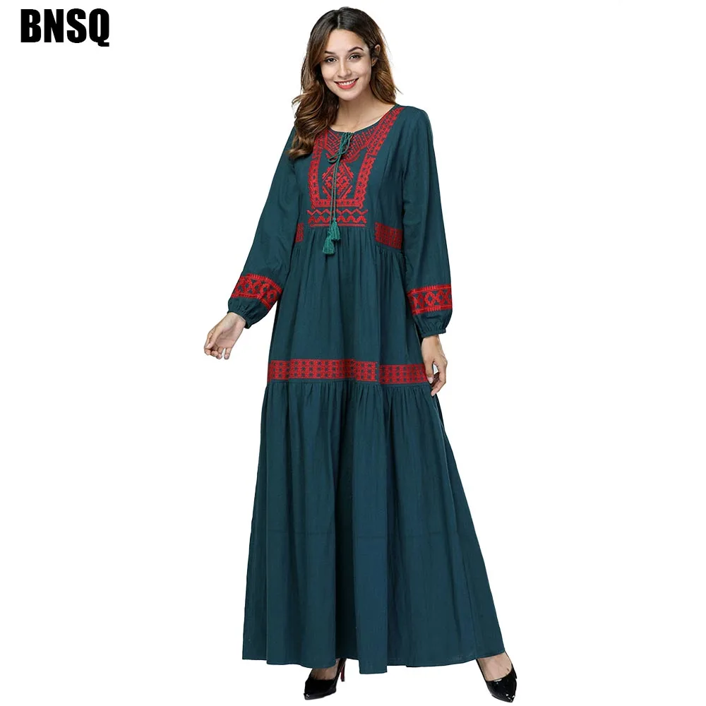 Платье-абая из хлопка и шерсти многослойное с вышивкой | Тематическая одежда