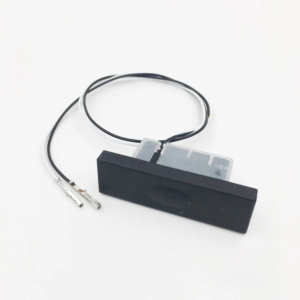 

Free switch to Crete Hyundai I10 ceed Cerato K3 forte 81260B4000 box with black button switch 812600-B4000