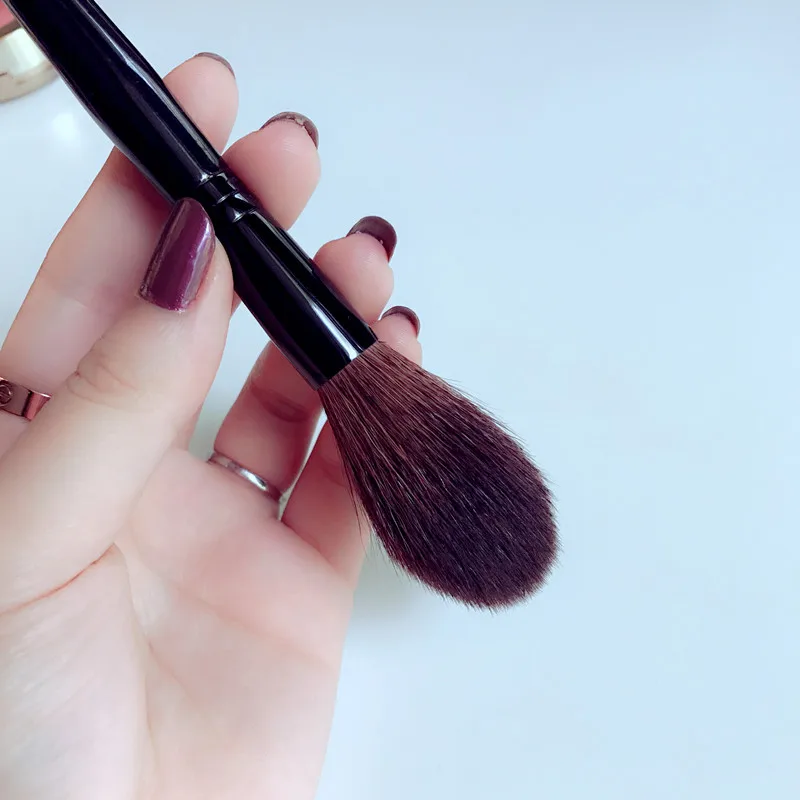 Новая модель beauty Blogger рекомендации высококачественная шерсть Глянцевая кисточка для румян кисточка для рассыпчатой пудры Кисти косметические инструменты