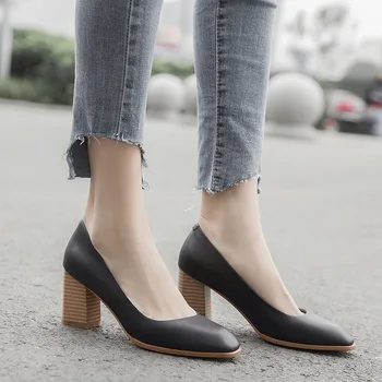 

High heels shallow mouth with single shoes 2019 spring new leather commuter square head set foot Slim fashion shoes.