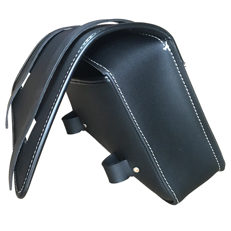 皮带拉扣款三角包主图3