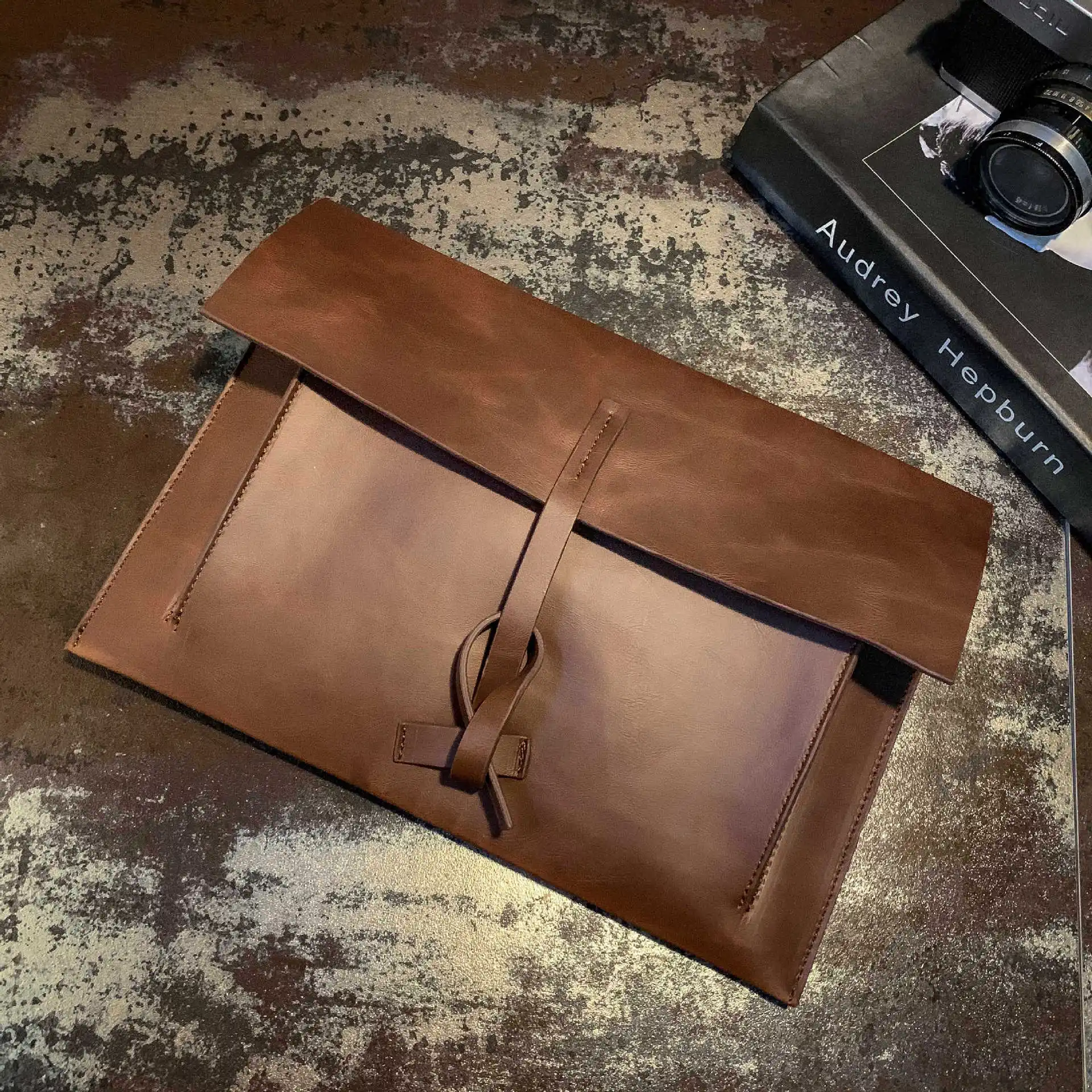 

New fashion retro rope-entangled horizontal style handbag leather envelope mobile phone bag