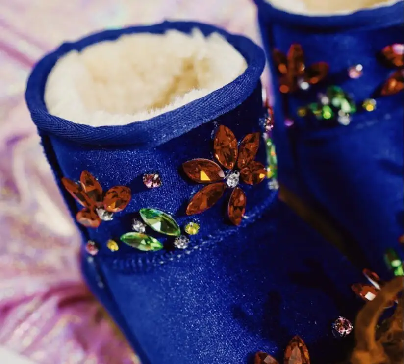 Женская обувь; женские ботинки; зимние ботинки; модные теплые зимние ботинки на плоской подошве из воловьей кожи, украшенные вручную камнями, в стиле ретро, с оленем; модель года