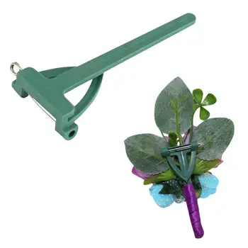 

2020 New 100pcs/lot Triangle Brooch Plastic Handmade Corsage Brooch Making Materials Groom Bride Boutonniere Wedding Supplies