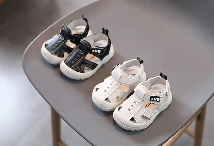 Summer male baby sandals 0 Baotou soft-soled toddler shoes 1 to 3 years old children's little girls sandals extra wide children's shoes