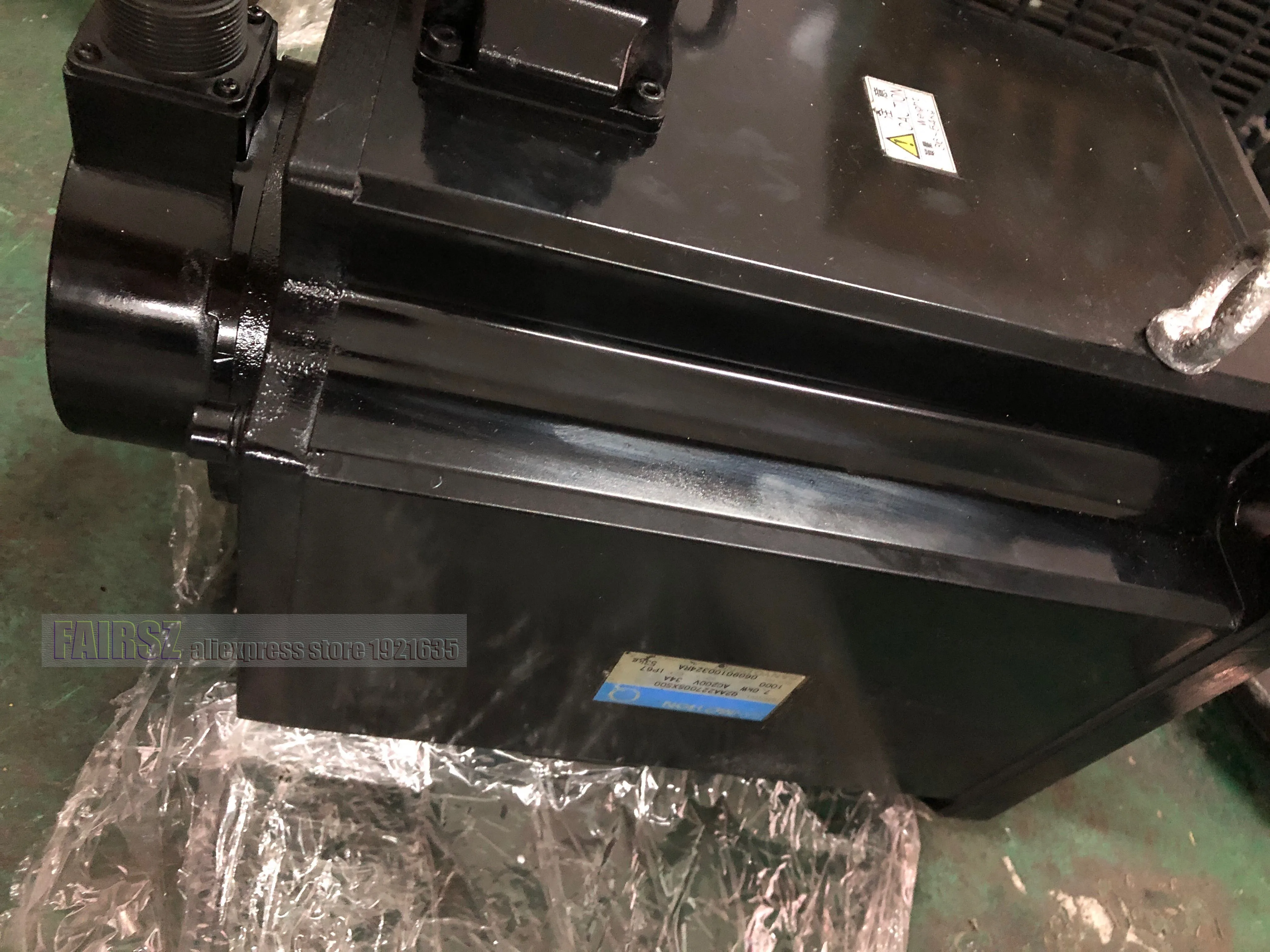 Японский Серводвигатель б/у Q2AA22700SXS00 тест хорошего качества