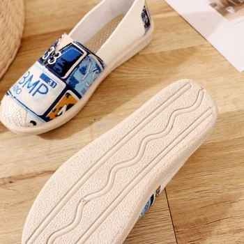 

Women Shoes Breathable New Fashion Light Comfortable Casual Shoes Ladies Cute Running Jogging Walking Shoes Flats Light Sneakers