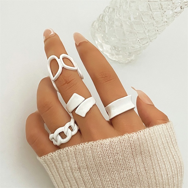 Gold Wide Chain Finger Ring Set Women's Vintage Hollow Irregular Big Love Heart Snake Knuckle Ring Bohemian Jewelry Gift