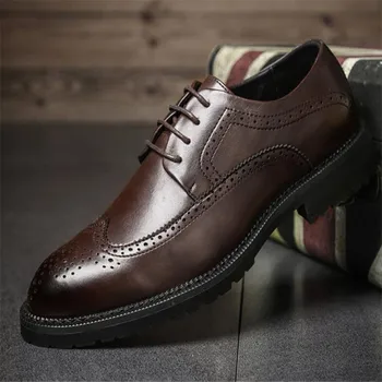 

2020 New Fashion adult men dress shoes Big yards business Wedding casual Shoes lace-up comfortable man Office Party brogue shoes