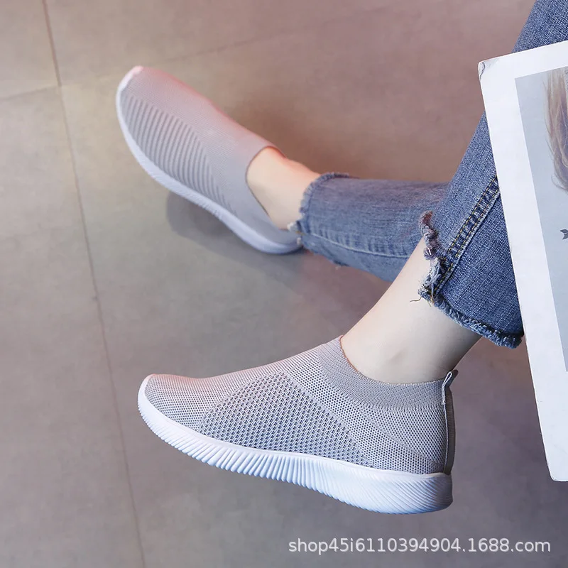 

A19 Comfortable Versatile Slip-on Loafers Breathable Fly Woven Foot Covering wa zi xie Casual Shoes Large Size Ozhouzhan