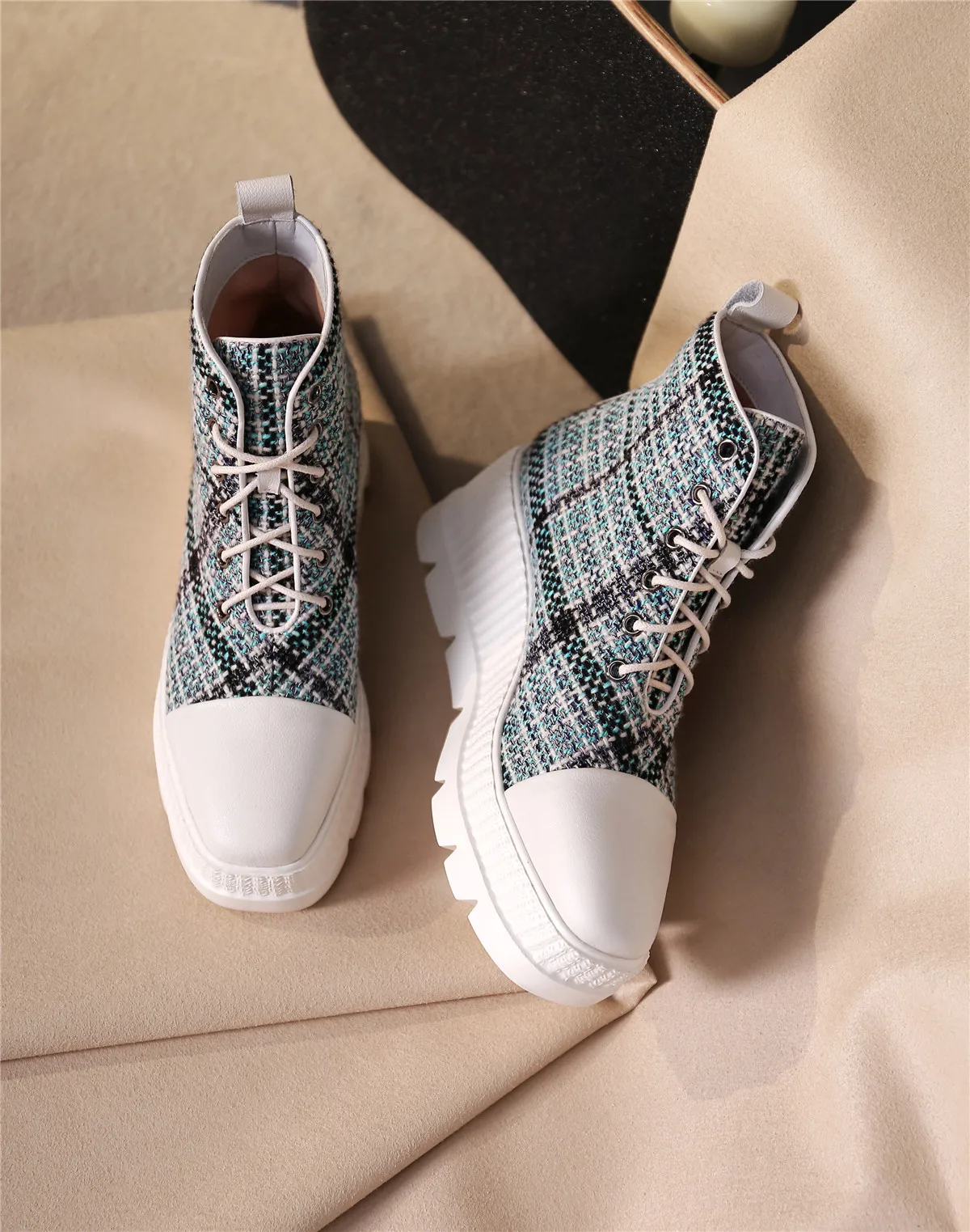 Women's genuine leather fabric patchwork lace-up platform flats ankle boots leisure punk short martin boots high quality shoes