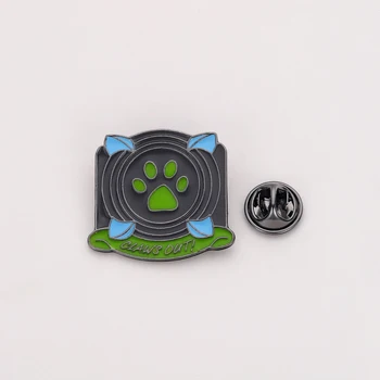 

20 pcs Chat Noir Enamel Pin Claw out Brooch Miracle Ladybug Cat Noir Costume Anime Jewelry Kids Gift Metal Lapel Badge Wholesale