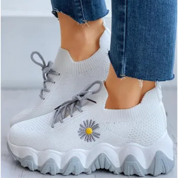 

2020 Summer Women Platform Chunky Sneakers Women Casual Vulcanize Shoes signer Female Fashion Small Daisies Sneakers Women
