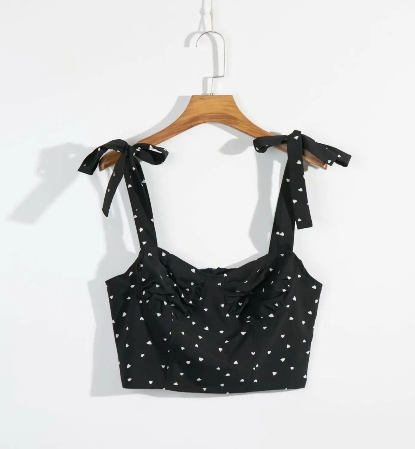 TP1402 black N497 Bazaleas, Модный облегающий укороченный топ на тонких бретельках, эластичный женский топ на бретелях, черный женский укороченный топ с принтом в виде сердца - Цвет: TP1402 black N497