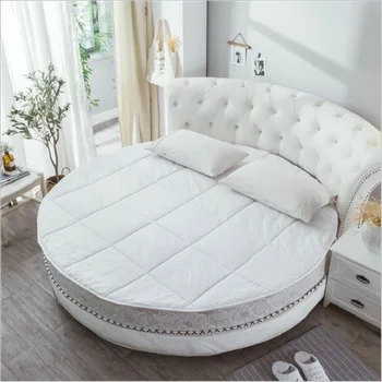 

Super soft feather velvet round mattress Thickened non-slip round bed 2 meters round bed in Quilt Core Hotel