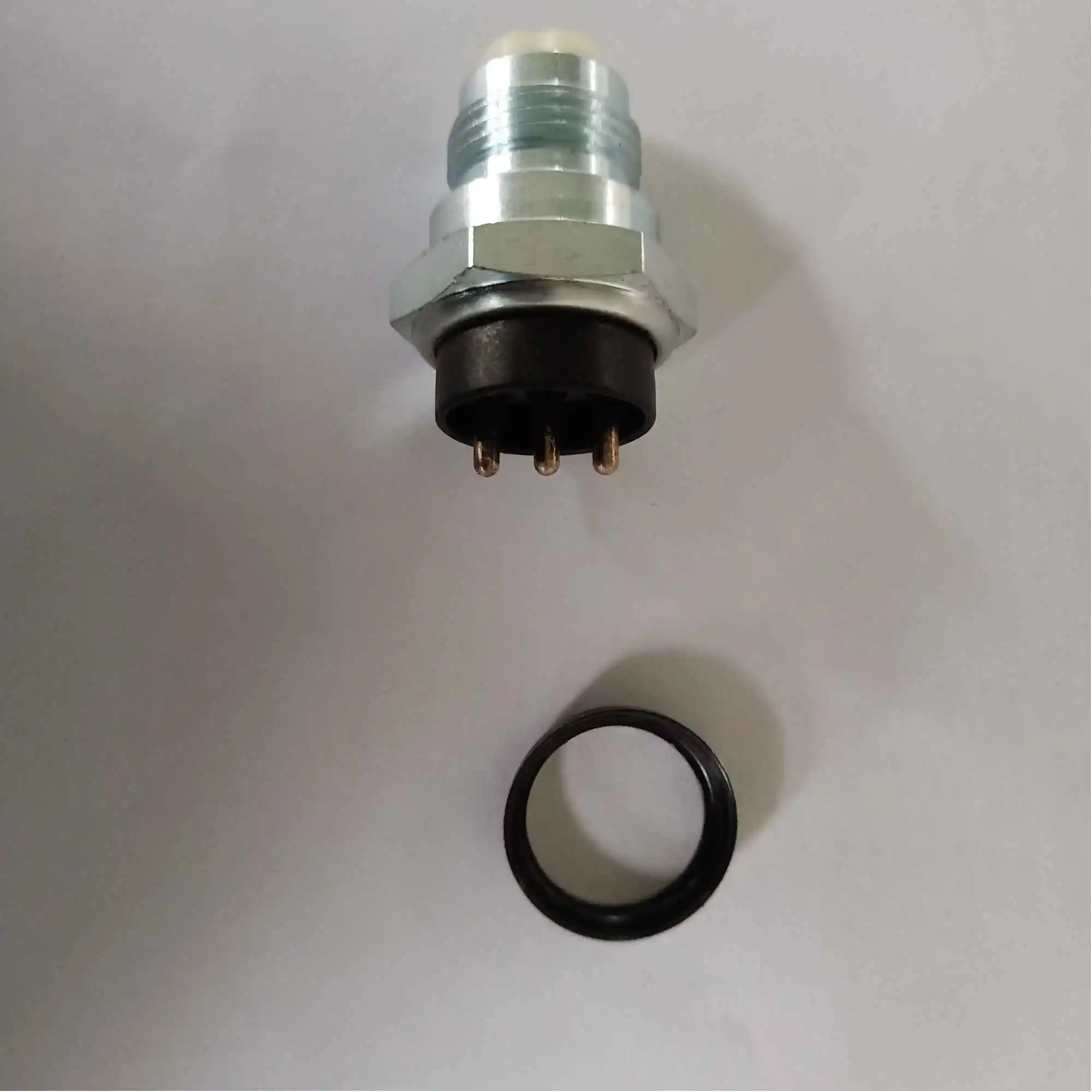 Реверсивный переключатель нейтральный для Jeep Grand Cherokee XJ ZJ Wrangler YJ OEM 03747361 |